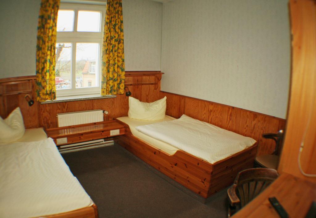 Landgasthof Zur Krummen Linde Hotel Stolpe  Quarto foto